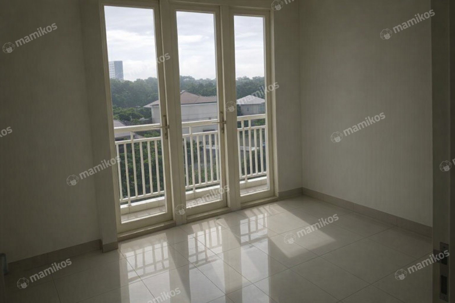 Rumah Sertifikat HGB 5 Kamar Tidur 3 Kamar Mandi Kelapa Gading Jakarta Utara - Photo 2
