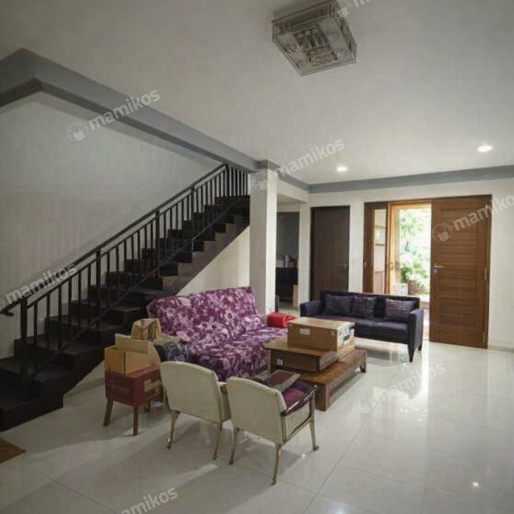 Rumah Sertifikat SHM 4 Kamar Tidur 3 Kamar Mandi Citra Grand Jakarta Timur - Photo 2