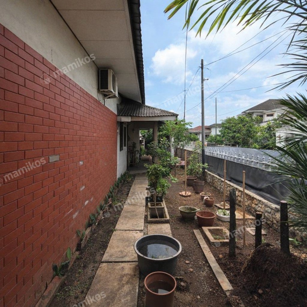Rumah 5 Kamar Tidur 3 Kamar Mandi 1 Lantai Kalibata Jakarta Selatan - Photo 5
