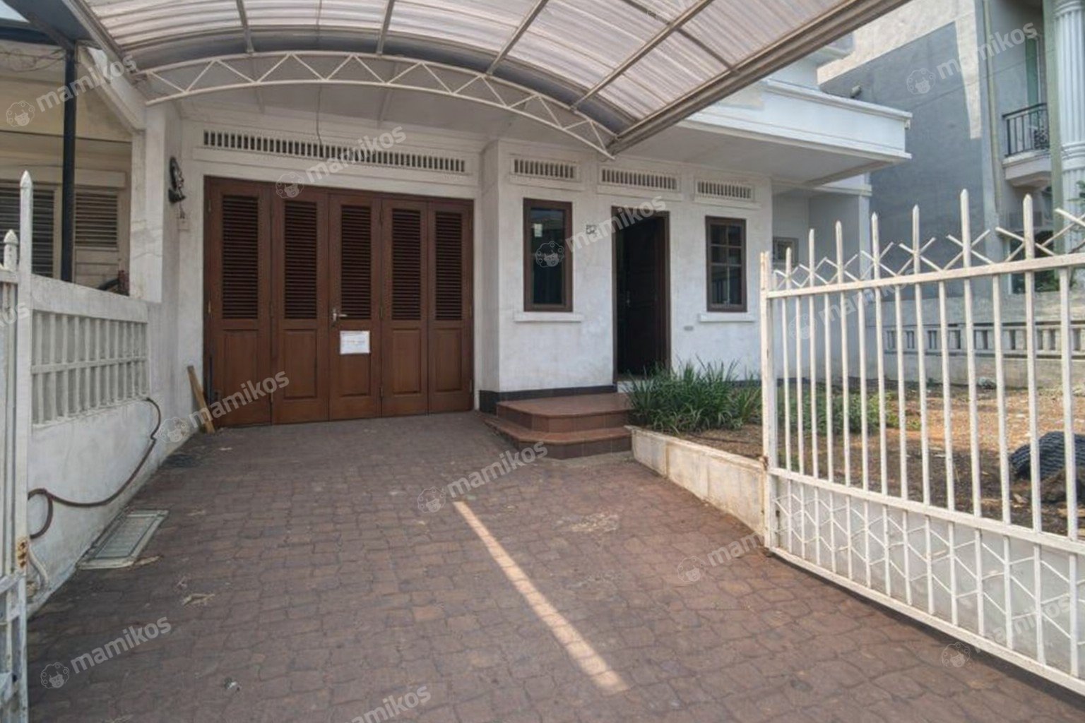 Rumah Sertifikat SHM 4 Kamar Tidur 4 Kamar Mandi Pondok Indah Jakarta Selatan