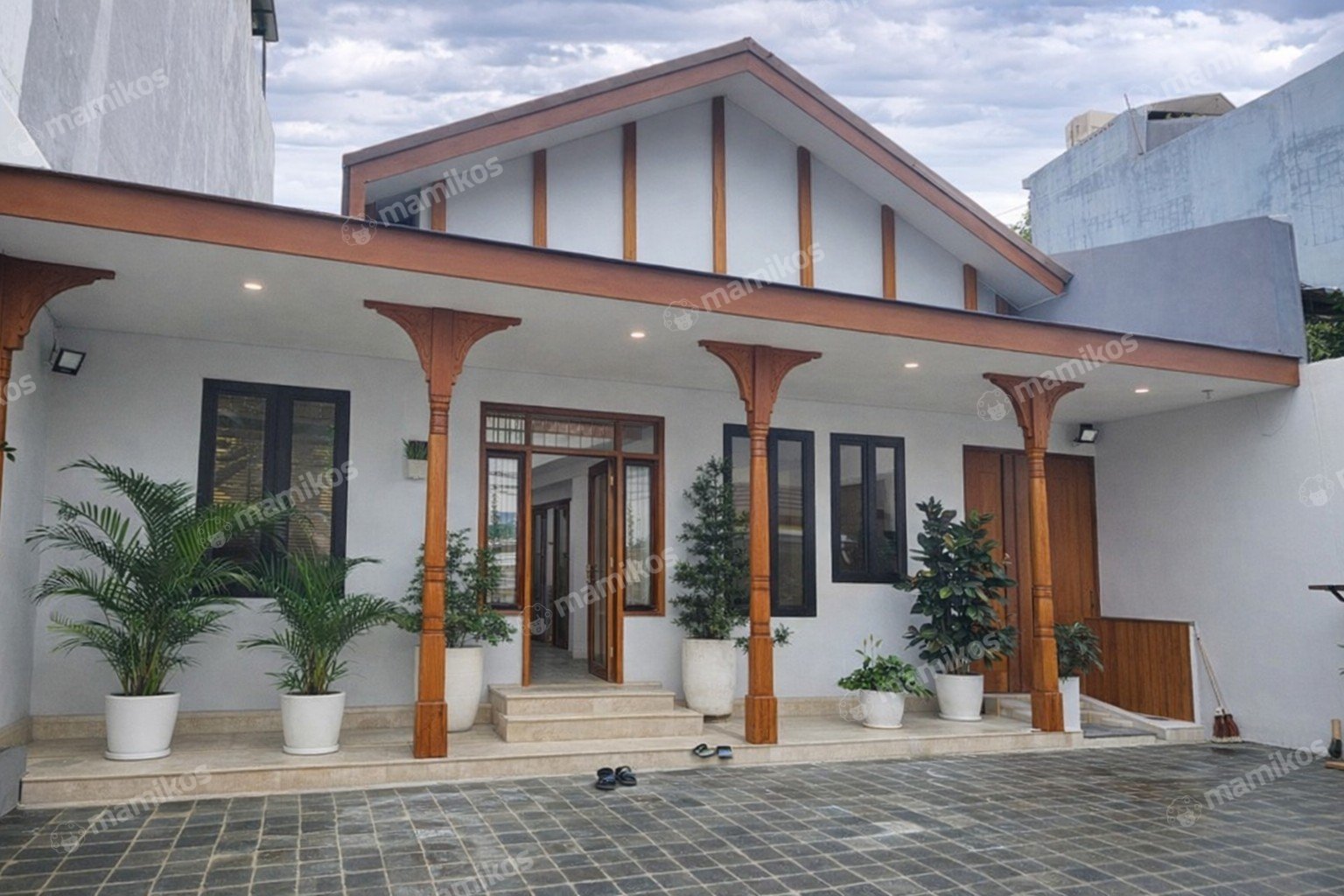 Rumah Sertifikat SHM 6 Kamar Tidur 3 Kamar Mandi Kebayoran Baru Jakarta Selatan