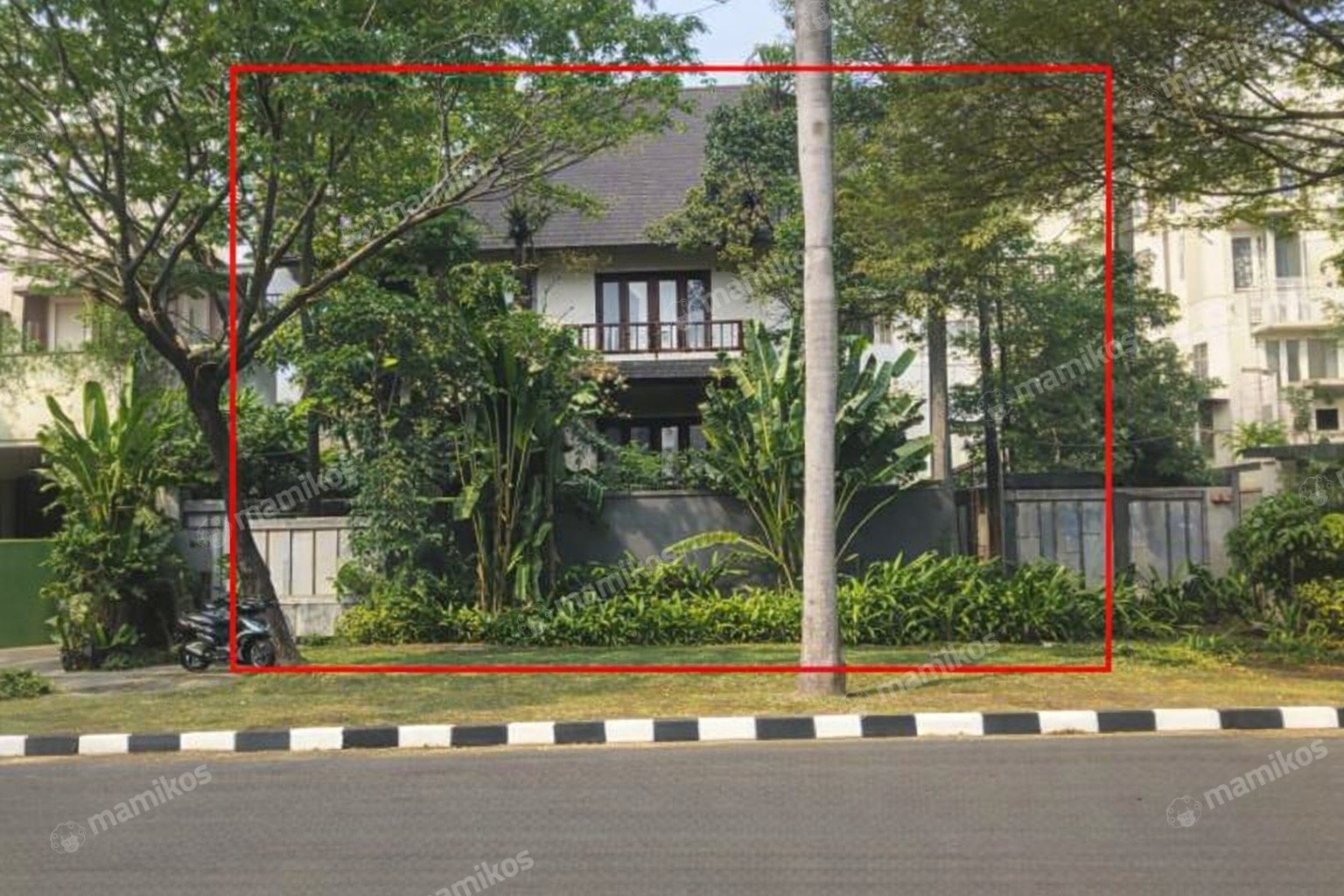Rumah Sertifikat SHM 6 Kamar Tidur 5 Kamar Mandi Permata Buana Jakarta Barat