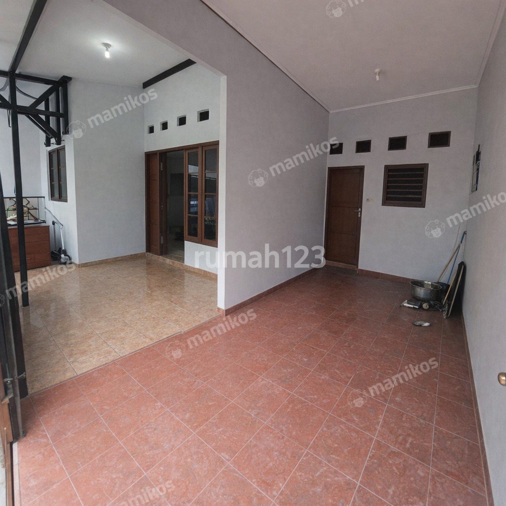 Rumah Sertifikat SHM 5 Kamar Tidur 3 Kamar Mandi Joglo Jakarta Barat - Photo 3