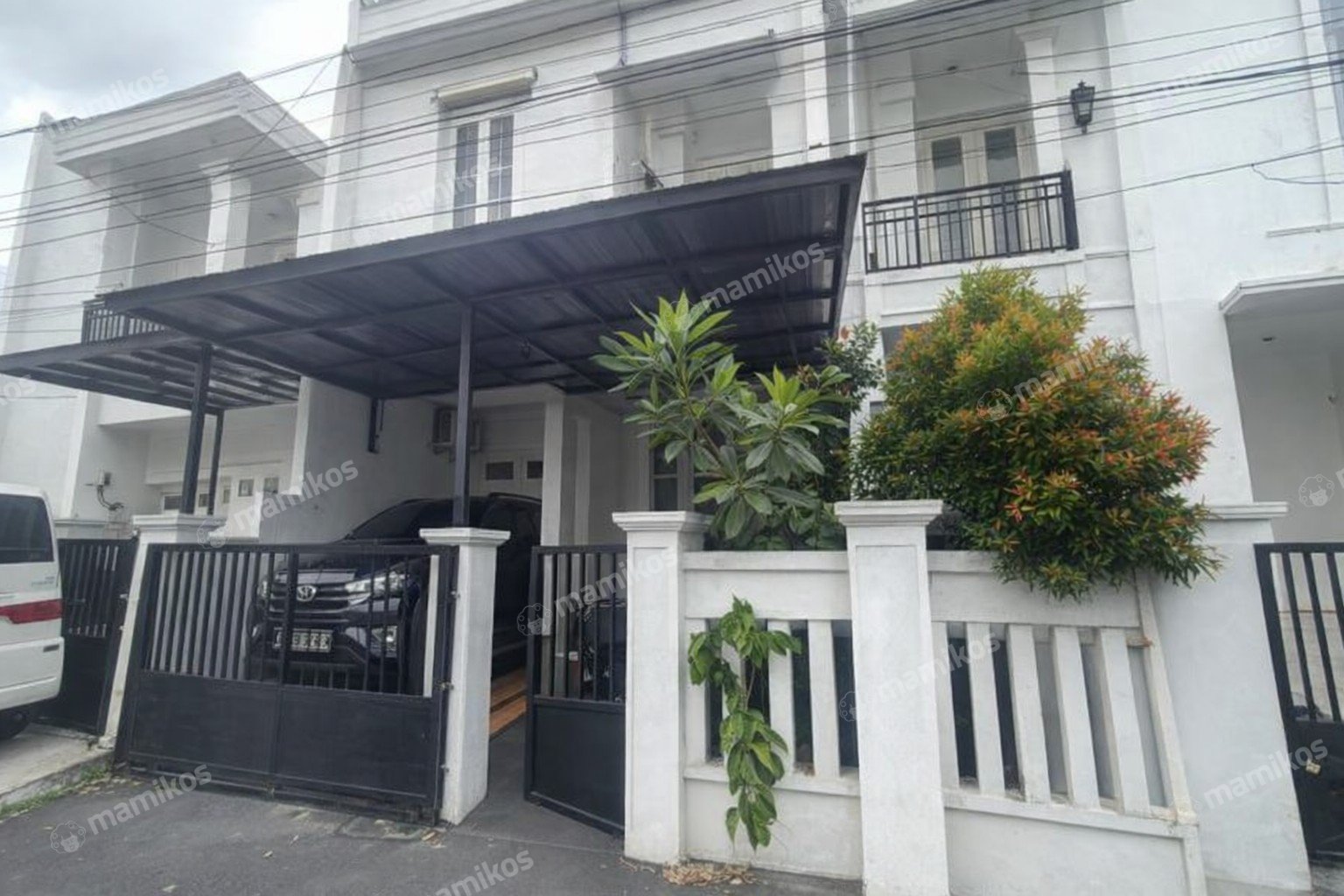 Rumah Sertifikat SHM 4 Kamar Tidur 4 Kamar Mandi Jakarta Garden City Jakarta Timur