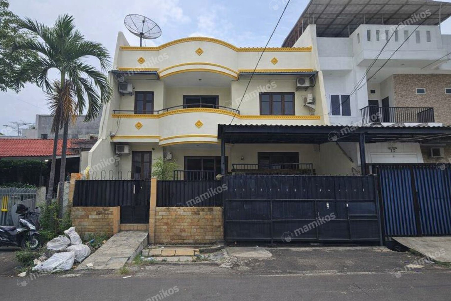 Rumah Sertifikat SHM 4 Kamar Tidur 4 Kamar Mandi Tanjung Duren Jakarta Barat