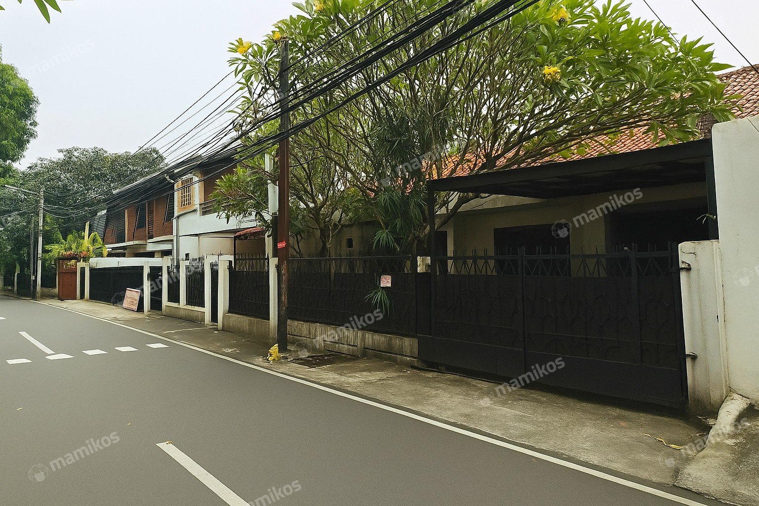 Rumah Sertifikat SHM 4 Kamar Tidur 3 Kamar Mandi Tebet Jakarta Selatan