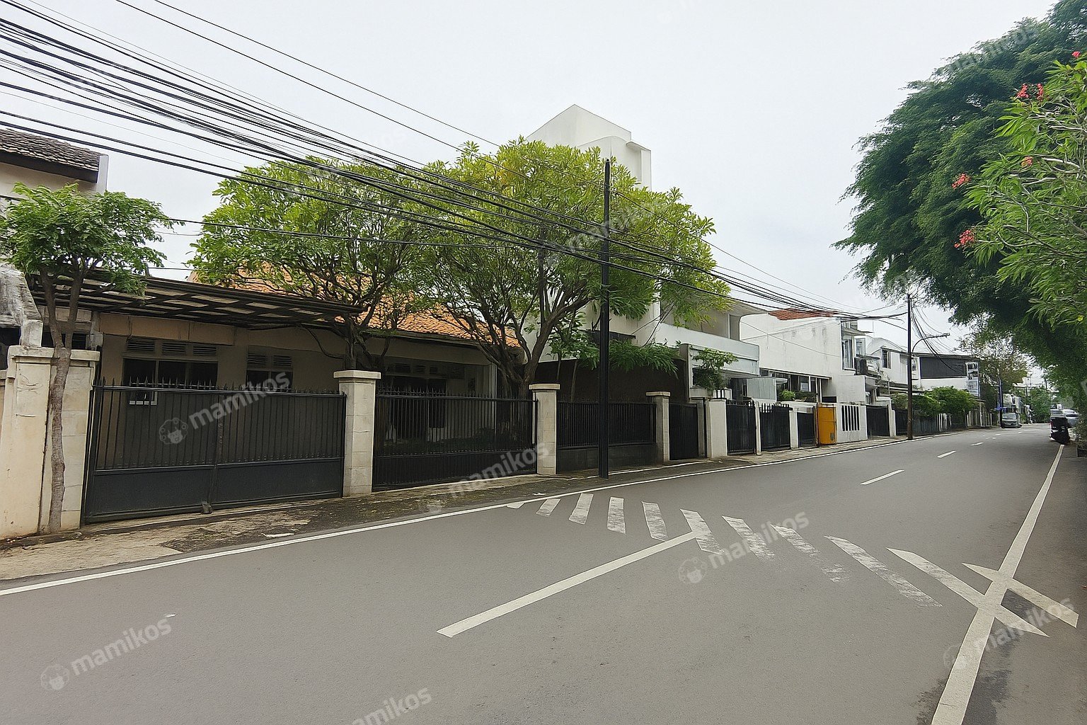 Rumah Sertifikat SHM 4 Kamar Tidur 3 Kamar Mandi Tebet Jakarta Selatan - Photo 2