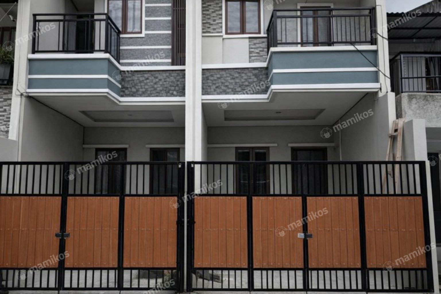Rumah 5 Kamar Tidur 4 Kamar Mandi 4 Lantai Tomang Jakarta Barat