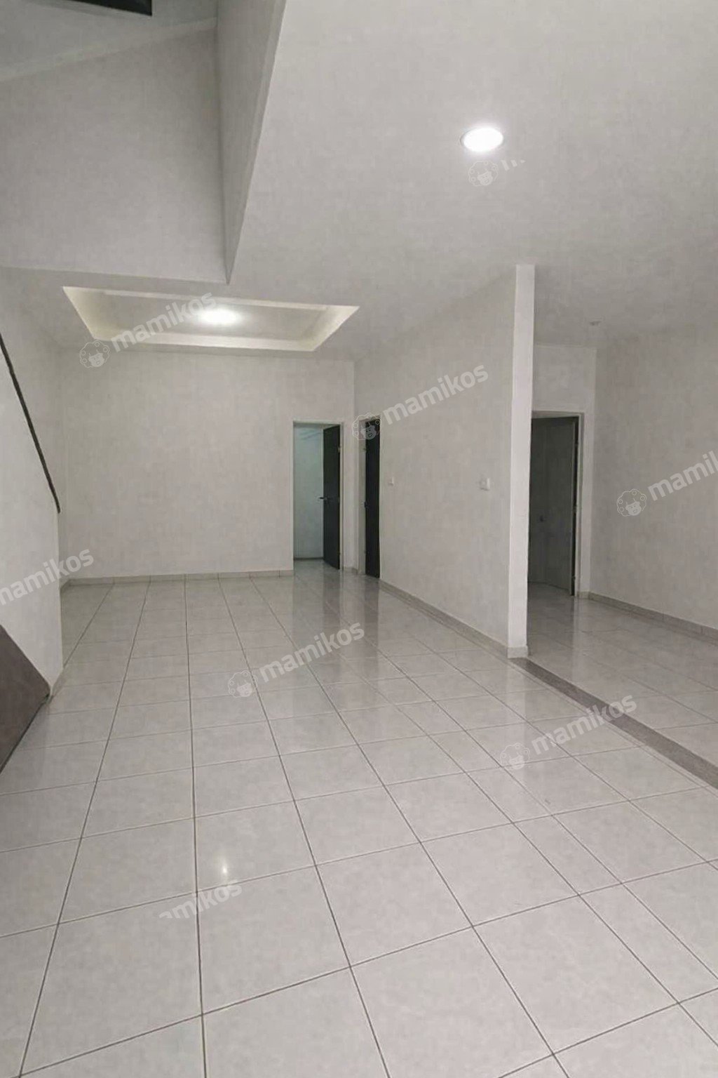 Rumah Sertifikat SHM 3 Kamar Tidur 2 Kamar Mandi Taman Surya Jakarta Barat - Photo 2