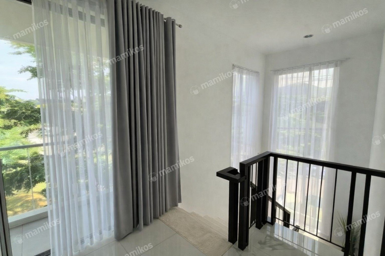 Rumah Sertifikat HGB 3 Kamar Tidur 3 Kamar Mandi Pantai Indah Kapuk Jakarta Utara - Photo 2