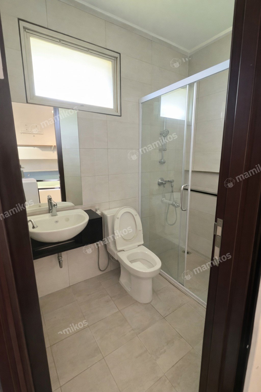 Rumah Sertifikat HGB 3 Kamar Tidur 3 Kamar Mandi Pantai Indah Kapuk Jakarta Utara - Photo 3