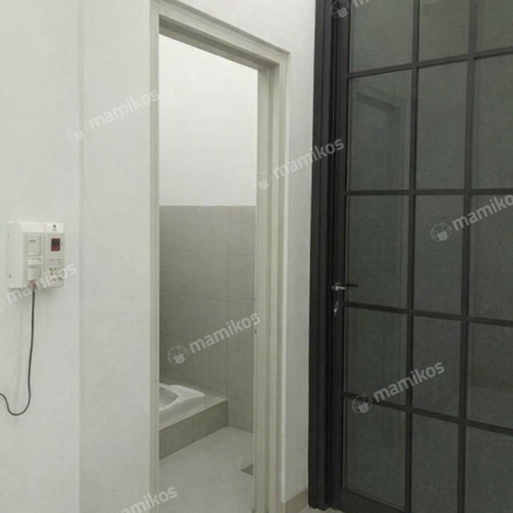 Rumah Sertifikat SHM 5 Kamar Tidur 4 Kamar Mandi Metland Puri Jakarta Barat - Photo 3