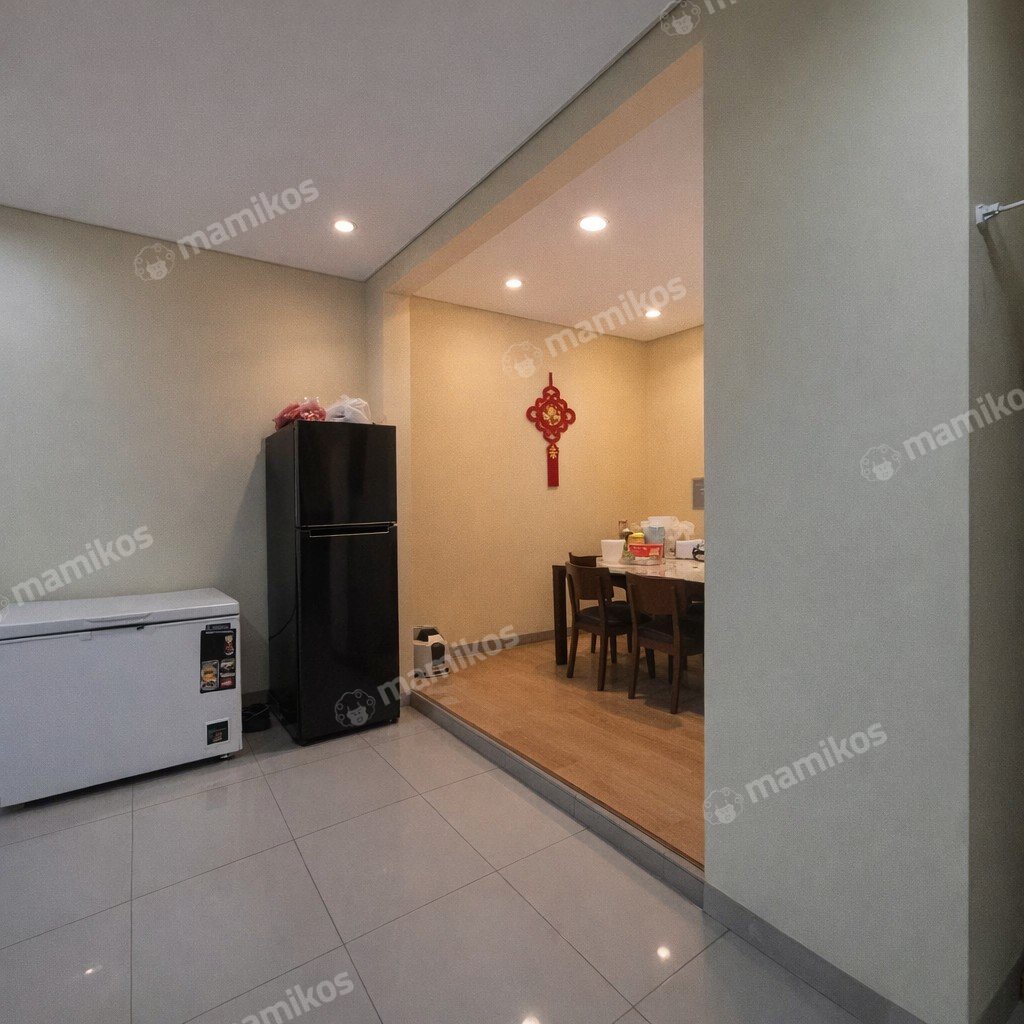 Rumah Sertifikat SHM 6 Kamar Tidur 6 Kamar Mandi Green Lake City Jakarta Barat - Photo 2