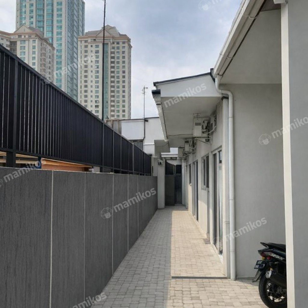 Rumah Sertifikat SHM 9 Kamar Tidur 9 Kamar Mandi Palmerah Jakarta Barat - Photo 2