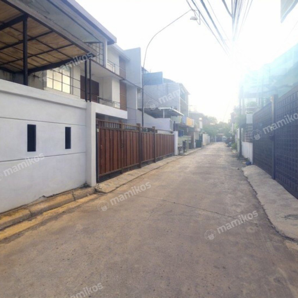 Rumah Sertifikat SHM 4 Kamar Tidur 4 Kamar Mandi Green Ville Jakarta Barat - Photo 2