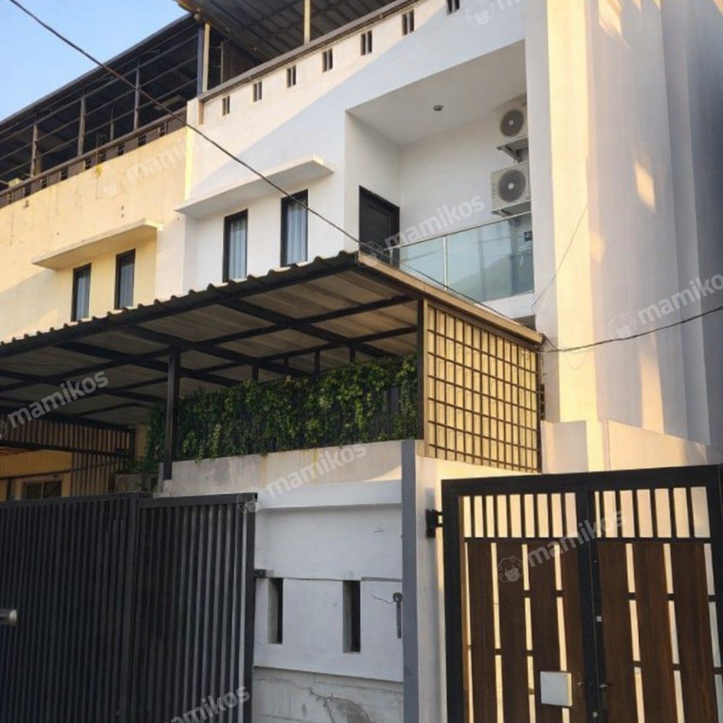 Rumah Sertifikat SHM 4 Kamar Tidur 4 Kamar Mandi Green Ville Jakarta Barat - Photo 5