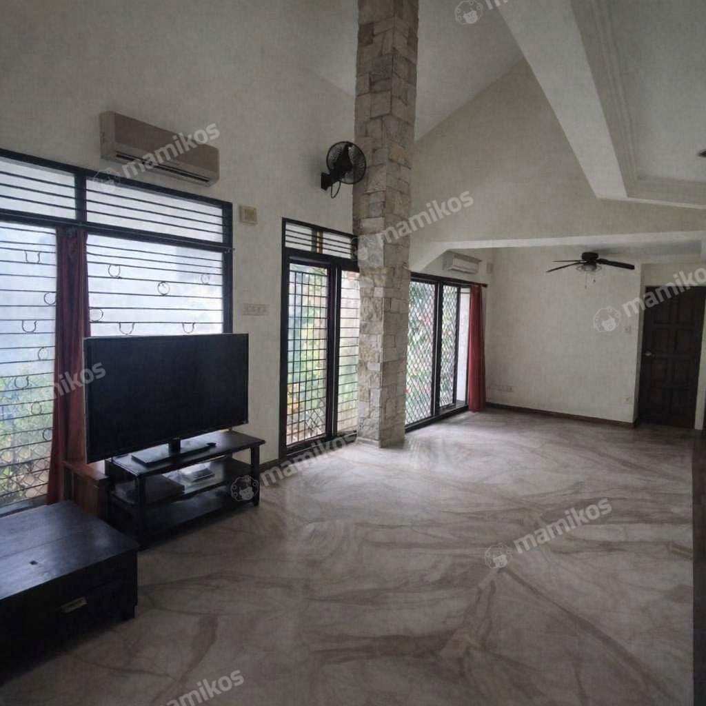 Rumah Sertifikat SHM 4 Kamar Tidur 2 Kamar Mandi Taman Surya Jakarta Barat - Photo 2
