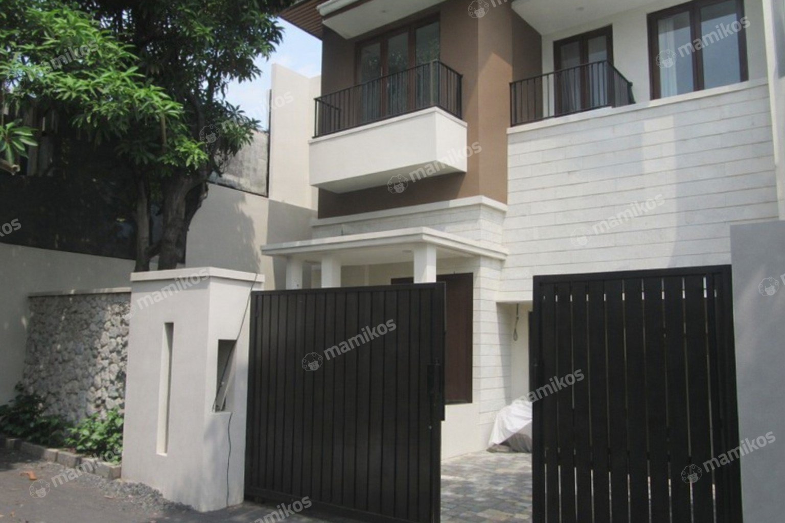 Rumah Sertifikat SHM 4 Kamar Tidur 4 Kamar Mandi Kemang Jakarta Selatan