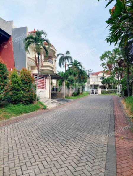 Rumah Sertifikat HGB 6 Kamar Tidur 4 Kamar Mandi Citraland Surabaya - Photo 3