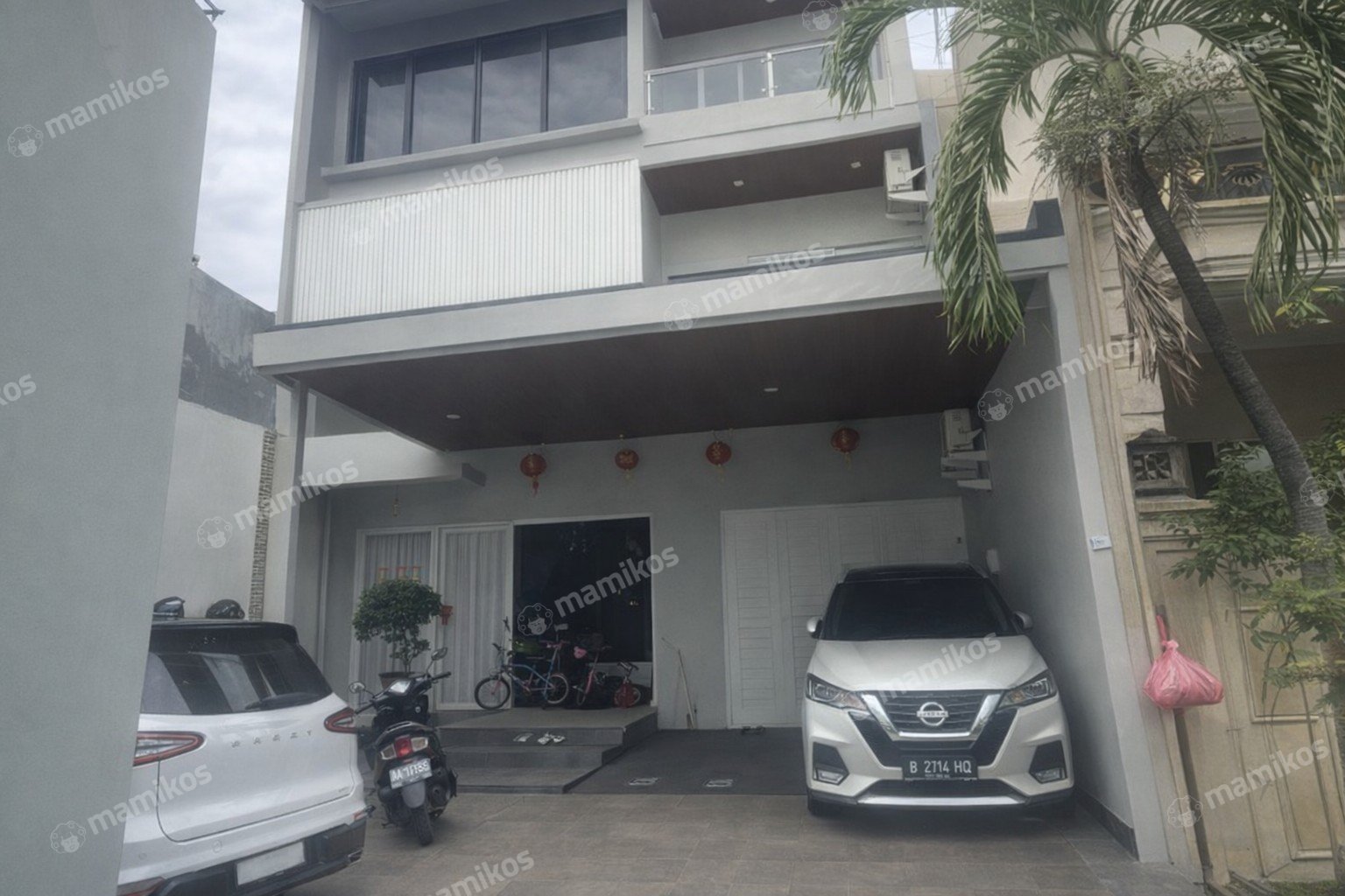 Rumah Sertifikat SHM 8 Kamar Tidur 7 Kamar Mandi Taman Palem Jakarta Barat