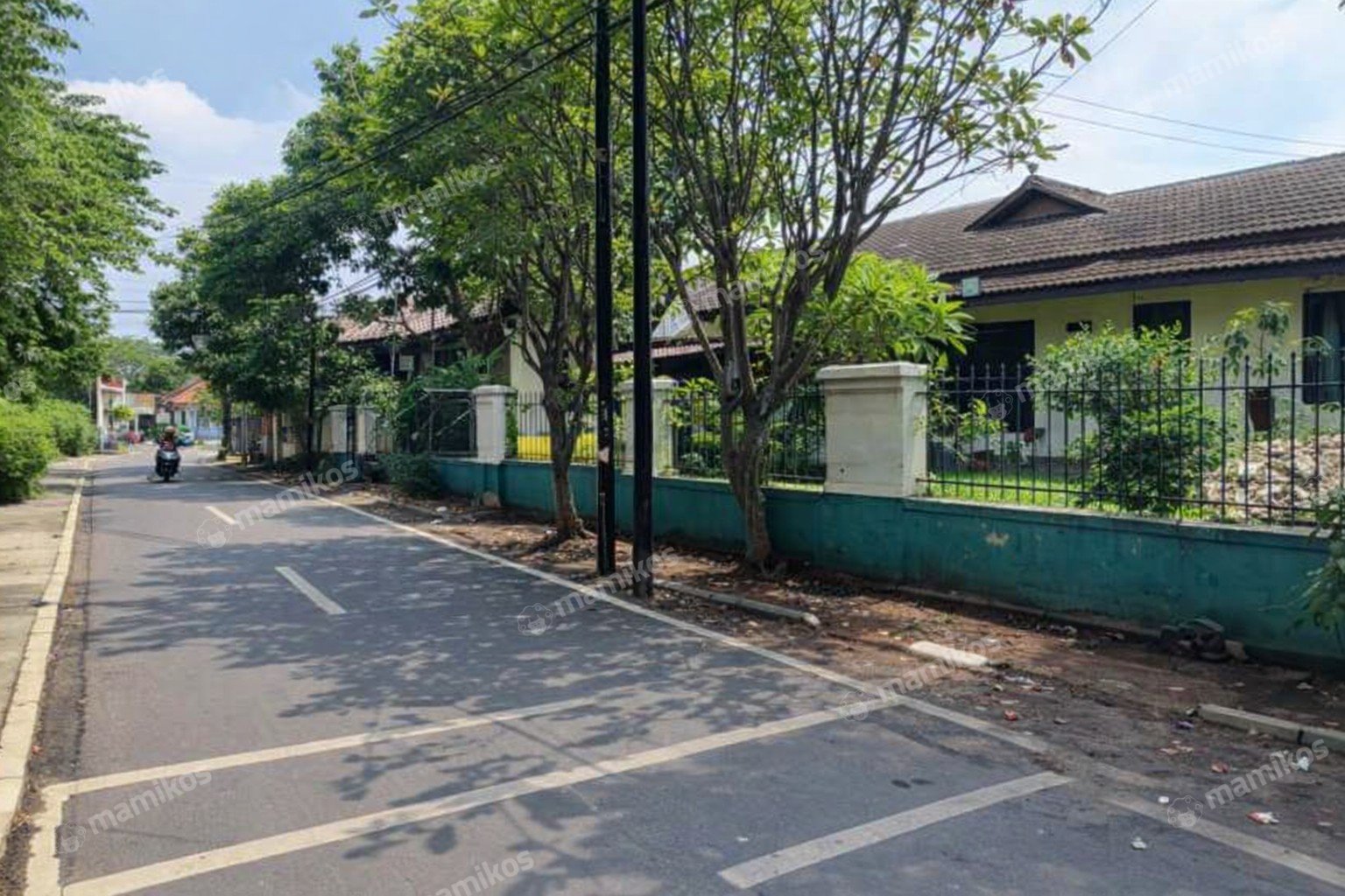 Rumah Sertifikat SHM 1 Kamar Tidur 4 Kamar Mandi Kramat Jati Jakarta Timur