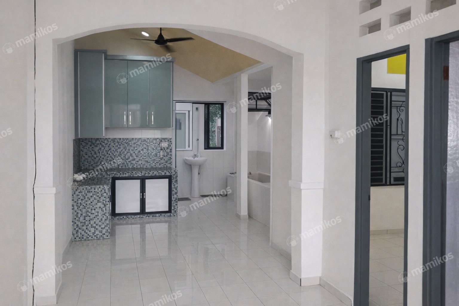 Rumah Sertifikat SHM 2 Kamar Tidur 1 Kamar Mandi Raffles Hills Jakarta Timur