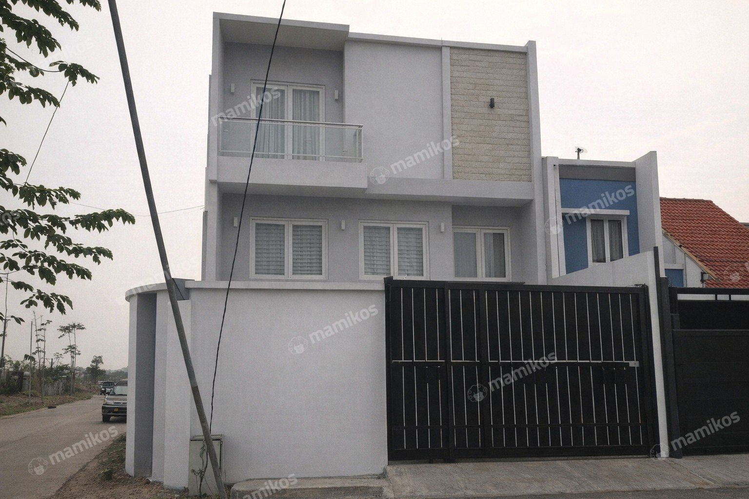 Rumah Sertifikat SHM 4 Kamar Tidur 4 Kamar Mandi Pegadungan Jakarta Barat - Photo 2
