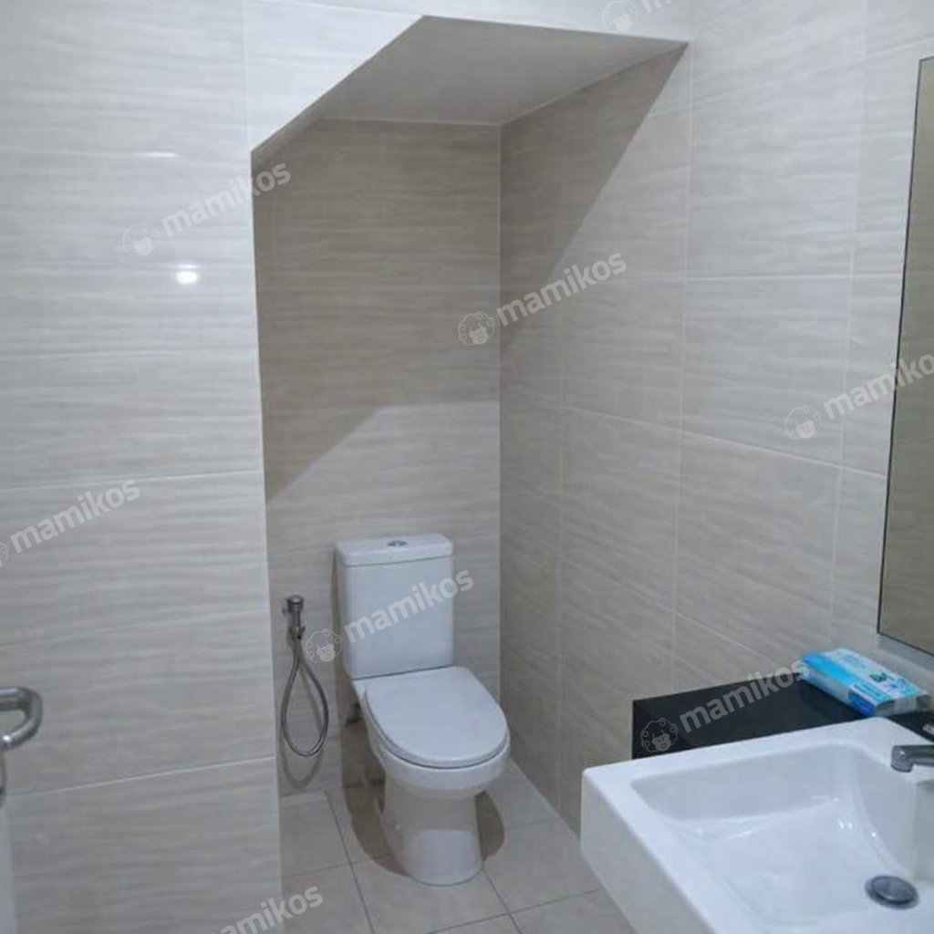 Rumah Sertifikat SHM 3 Kamar Tidur 3 Kamar Mandi Green Lake City Jakarta Barat - Photo 4