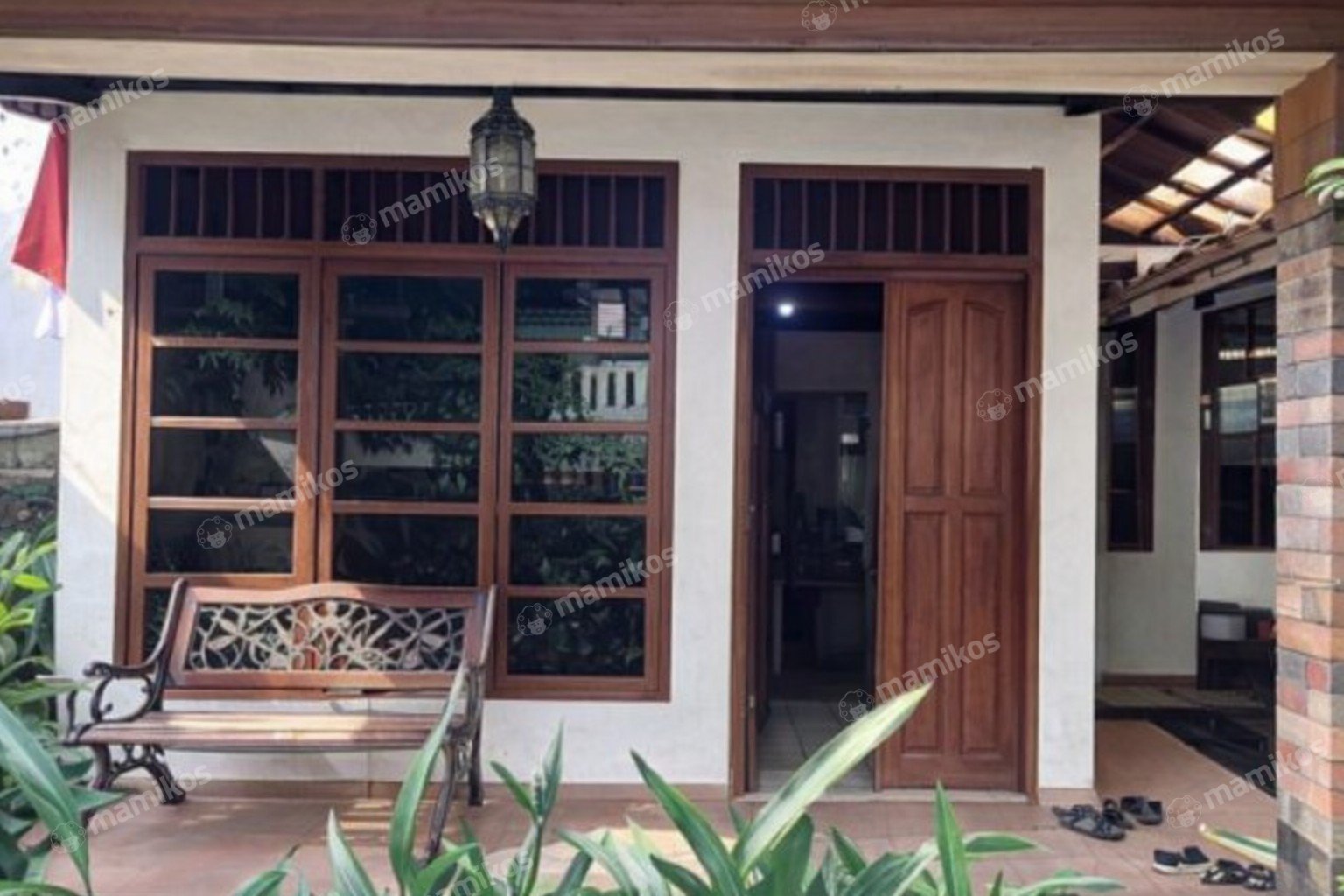 Rumah Sertifikat SHM 4 Kamar Tidur 2 Kamar Mandi Jatinegara Jakarta Timur