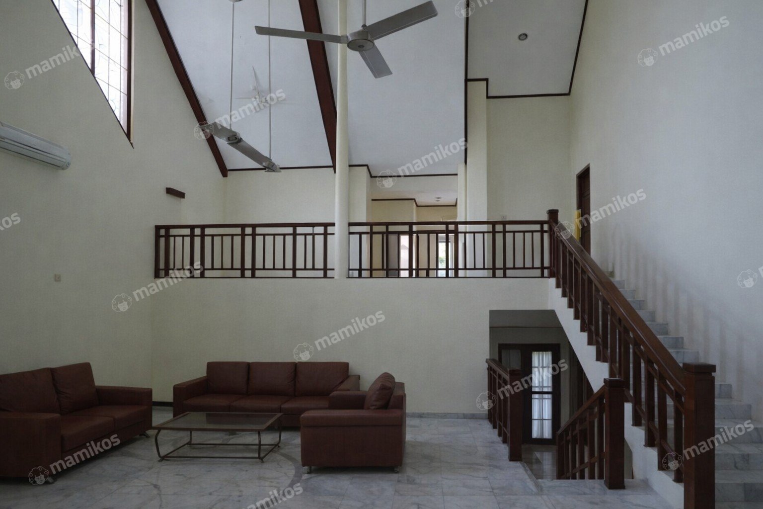 Rumah Sertifikat SHM 4 Kamar Tidur 4 Kamar Mandi Kemang Jakarta Selatan - Photo 3