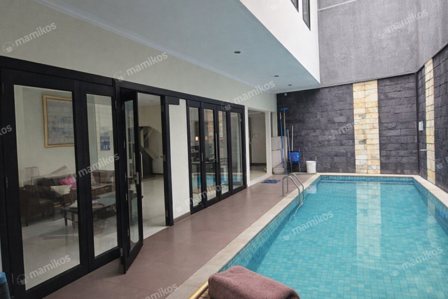 Rumah Sertifikat SHM 6 Kamar Tidur 4 Kamar Mandi Citra Grand Jakarta Timur