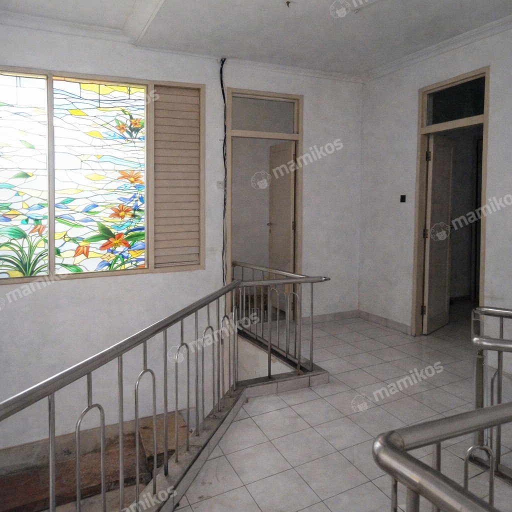 Rumah Sertifikat SHM 4 Kamar Tidur 4 Kamar Mandi Tomang Jakarta Barat - Photo 2