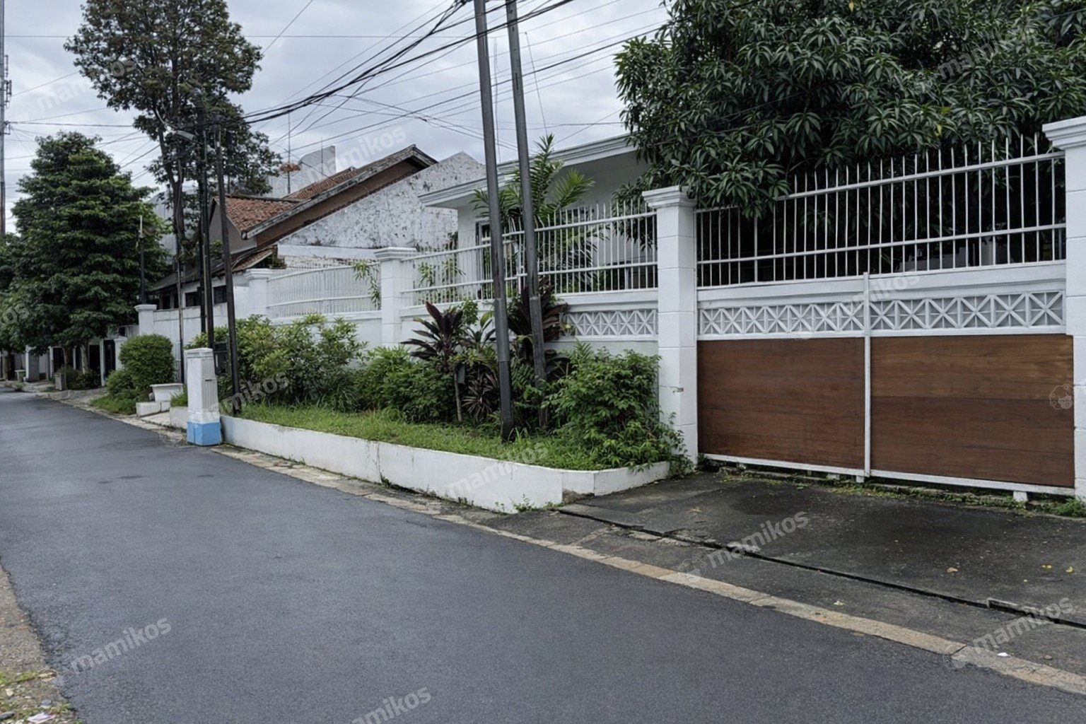 Rumah Sertifikat SHM 5 Kamar Tidur 5 Kamar Mandi Kemang Jakarta Selatan