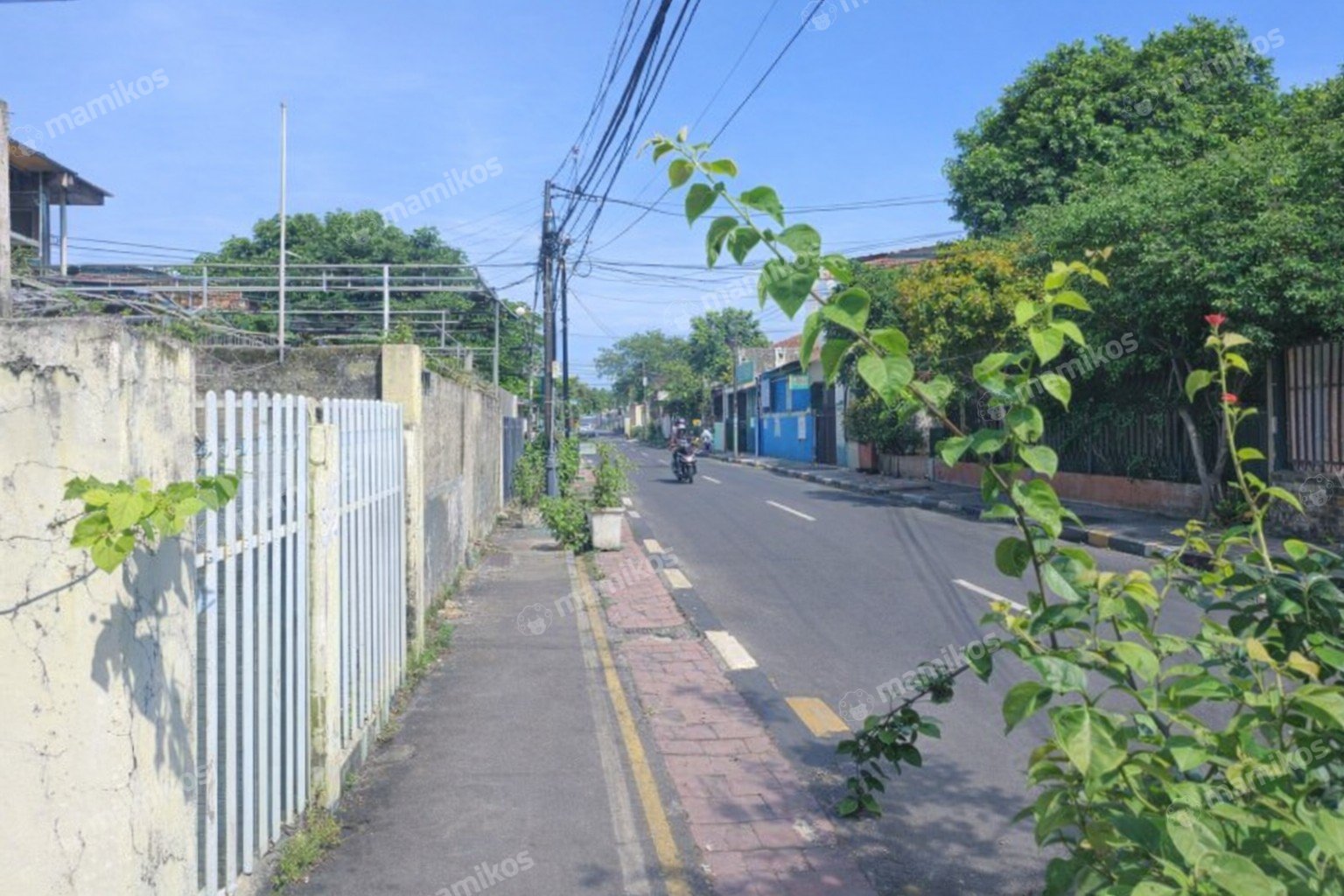 Rumah Sertifikat SHM 3 Kamar Tidur 3 Kamar Mandi Matraman Jakarta Timur - Photo 4