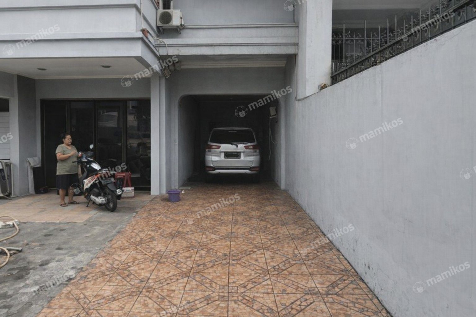 Rumah Sertifikat SHM 6 Kamar Tidur 3 Kamar Mandi Sunrise Garden Jakarta Barat - Photo 3