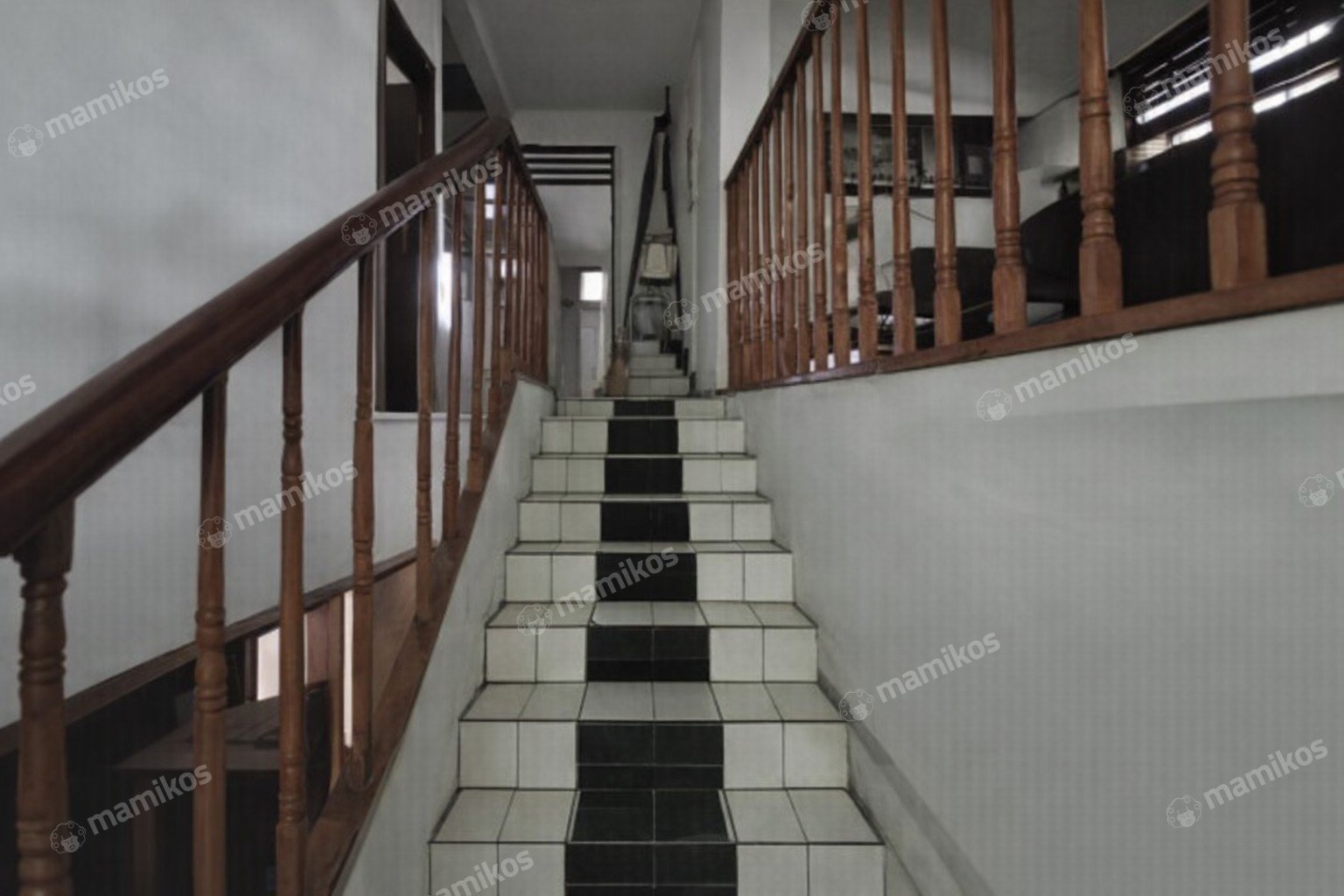 Rumah Sertifikat SHM 6 Kamar Tidur 3 Kamar Mandi Sunrise Garden Jakarta Barat - Photo 5