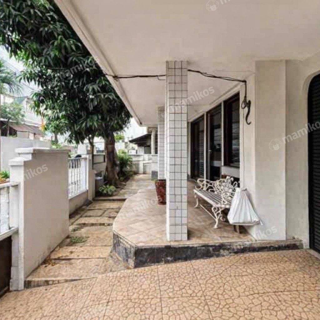 Rumah Sertifikat SHM 7 Kamar Tidur 4 Kamar Mandi Tebet Jakarta Selatan - Photo 2