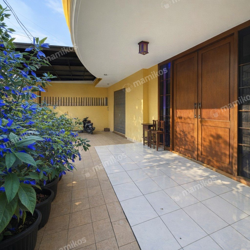 Rumah Sertifikat SHM 5 Kamar Tidur 4 Kamar Mandi Tanjung Duren Jakarta Barat - Photo 2