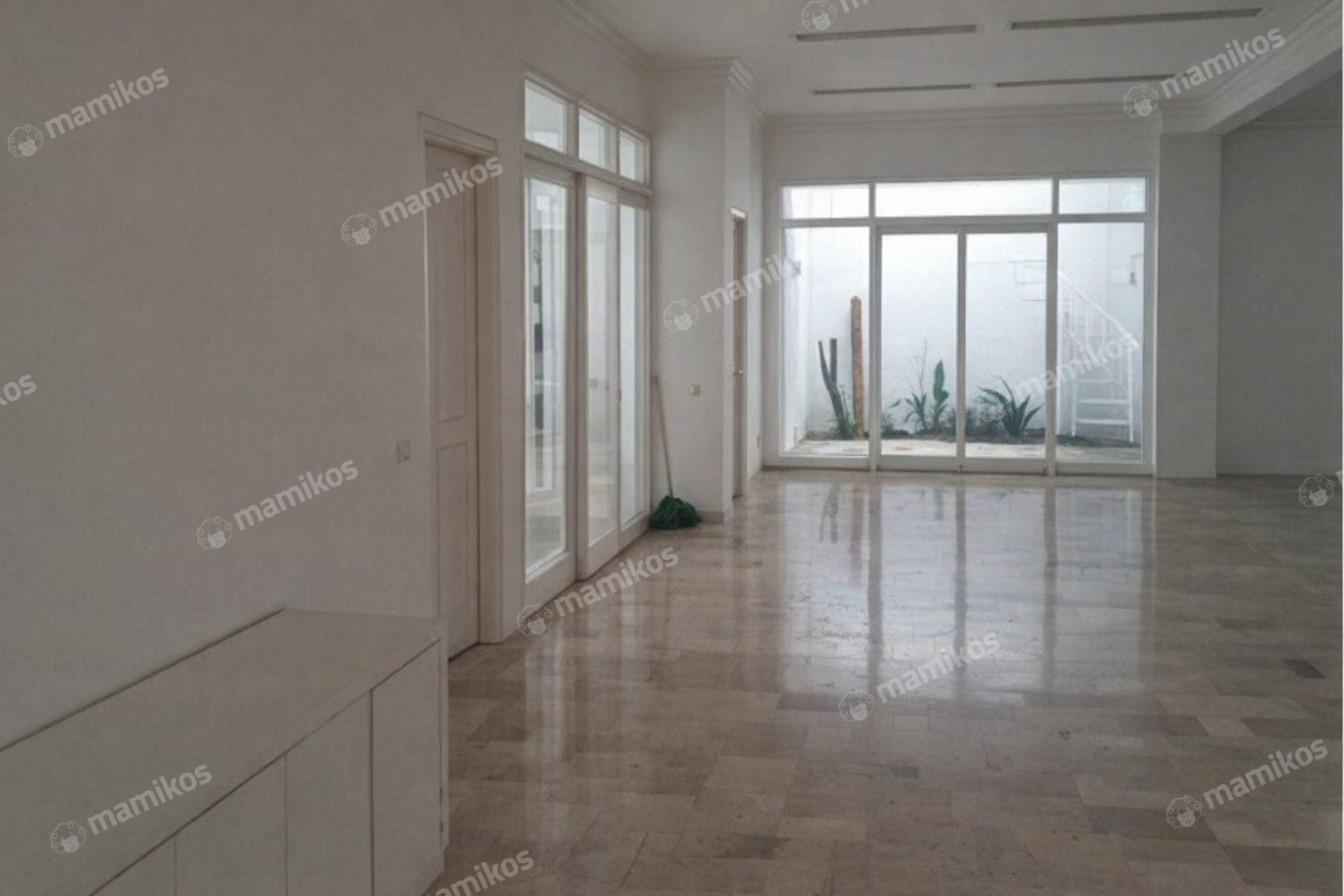 Rumah Sertifikat SHM 3 Kamar Tidur 3 Kamar Mandi Pondok Indah Jakarta Selatan