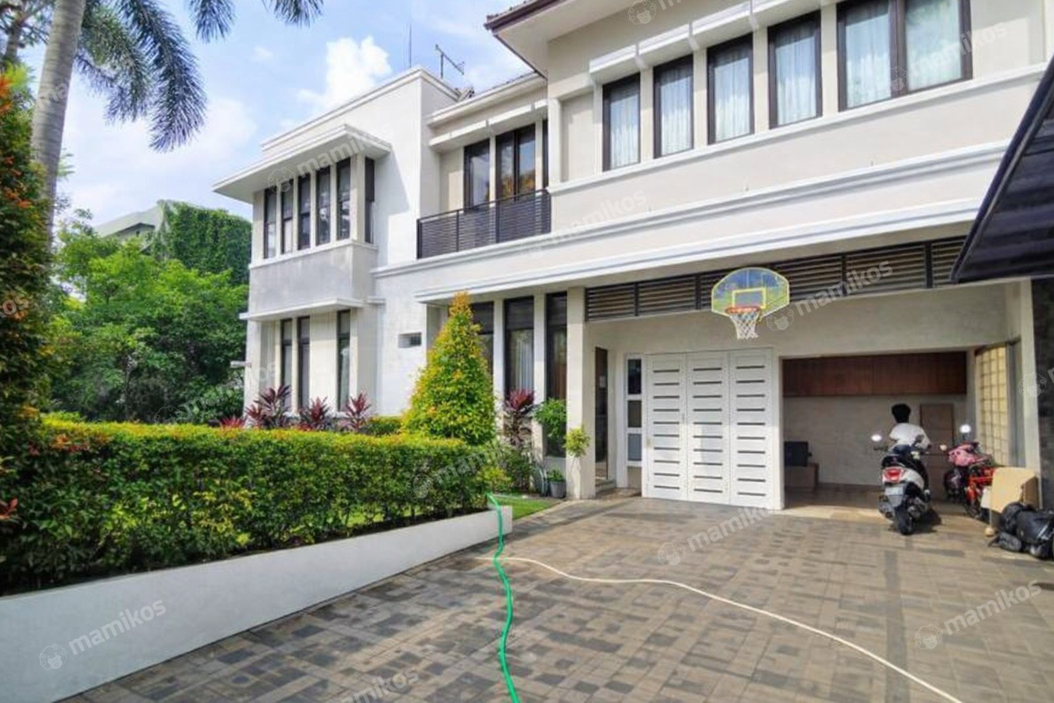 Rumah Sertifikat SHM 3 Kamar Tidur 3 Kamar Mandi Kemang Jakarta Selatan