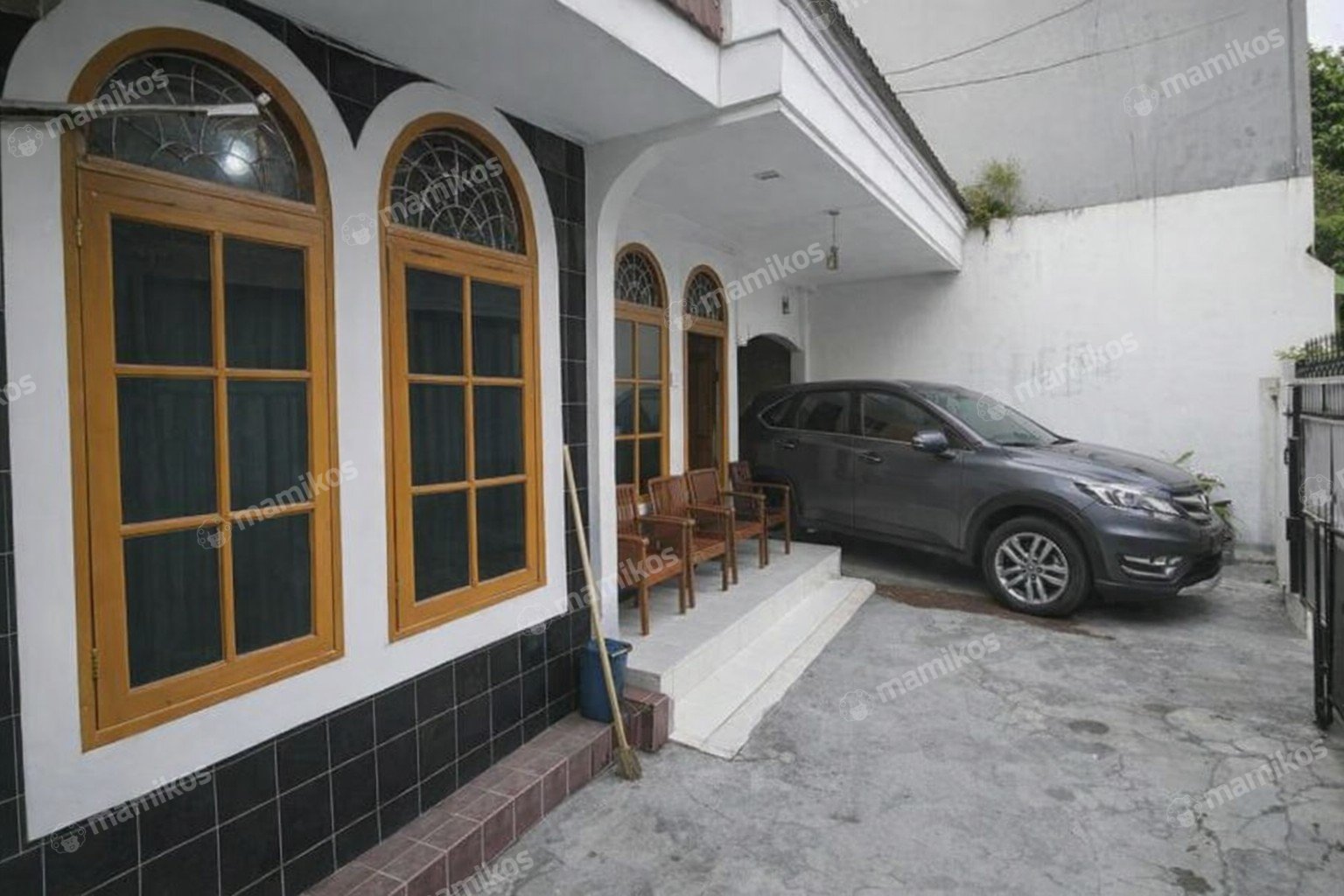 Rumah Sertifikat SHM 5 Kamar Tidur 4 Kamar Mandi Kemanggisan Jakarta Barat