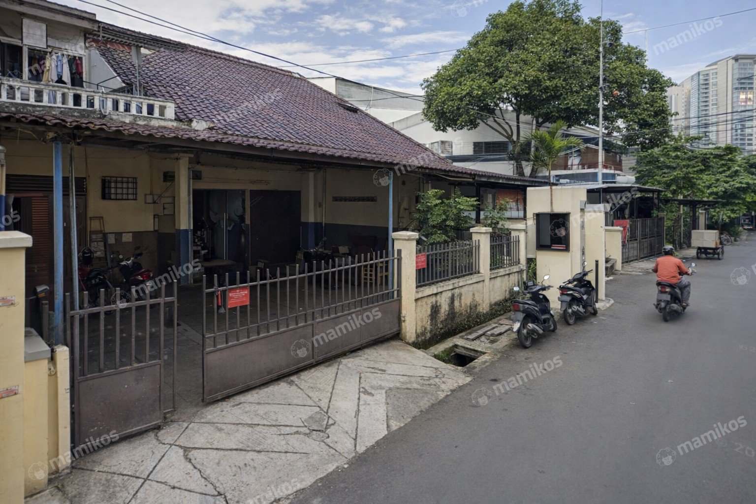 Rumah Sertifikat SHM 2 Lantai Tomang Jakarta Barat