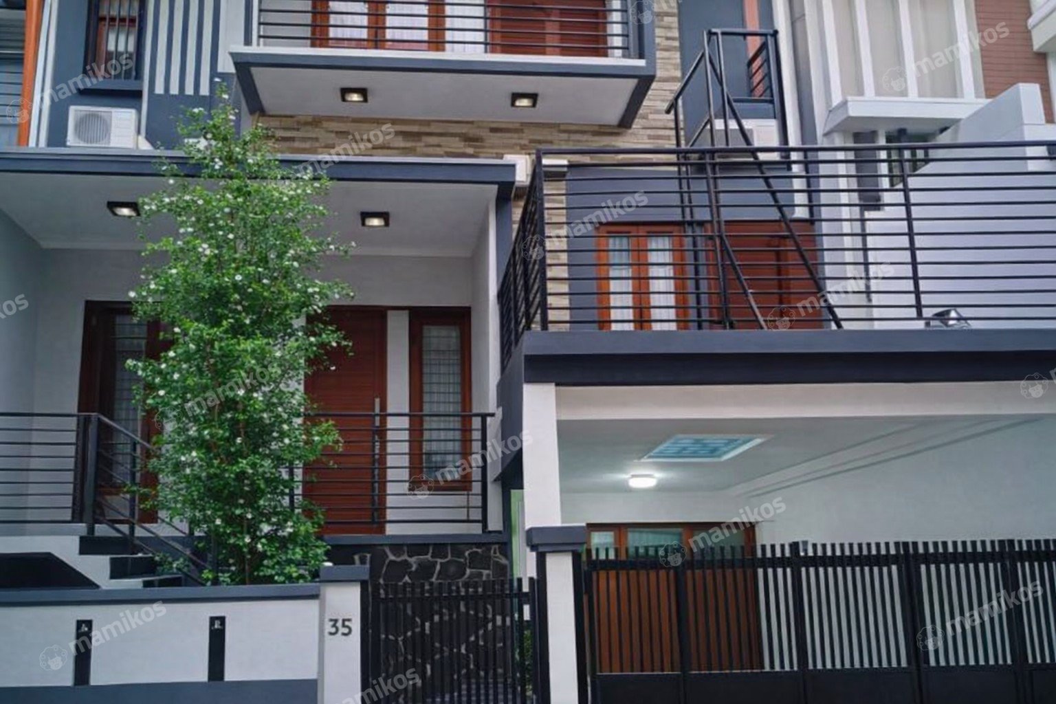 Rumah Sertifikat SHM 9 Kamar Tidur 8 Kamar Mandi Slipi Jakarta Barat