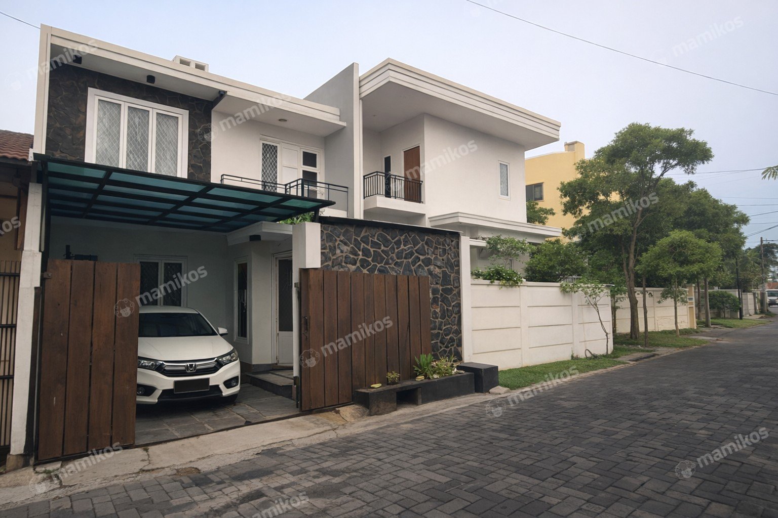 Rumah 3 Kamar Tidur 2 Kamar Mandi 2 Lantai Semanan Jakarta Barat