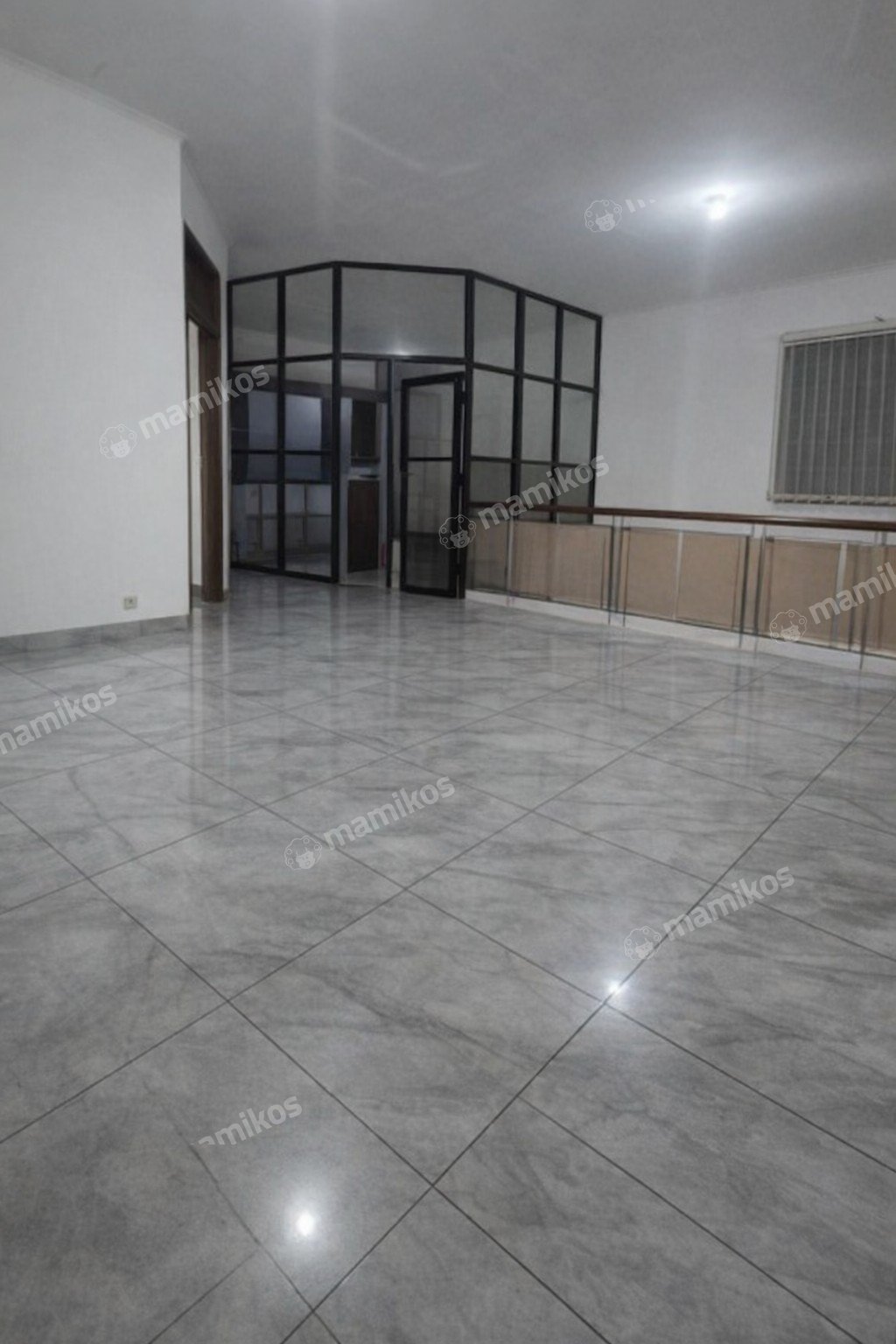 Rumah Sertifikat SHM 4 Kamar Tidur 4 Kamar Mandi Intercon Jakarta Barat - Photo 4