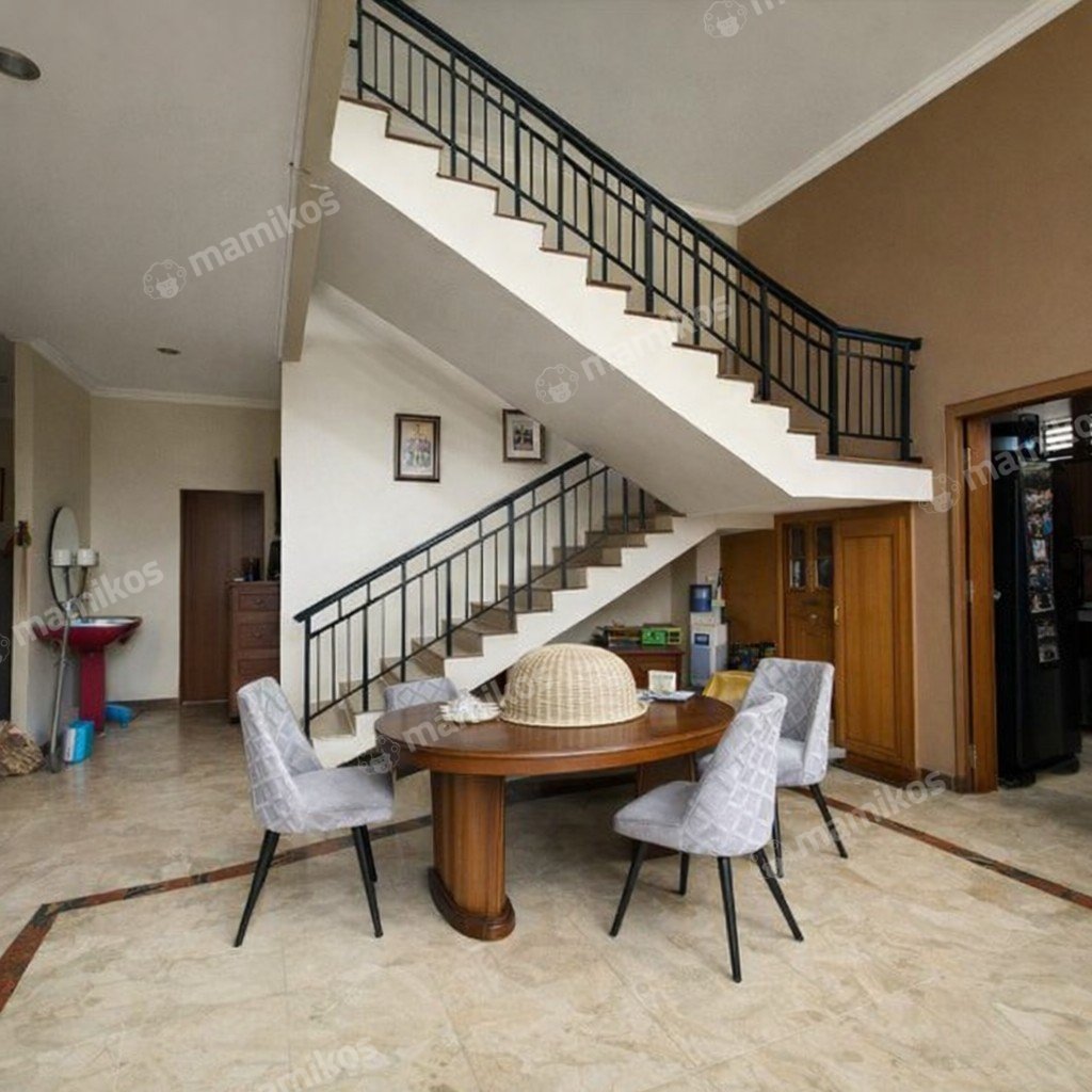 Rumah Sertifikat SHM 3 Kamar Tidur 3 Kamar Mandi Kebon Jeruk Jakarta Barat - Photo 4