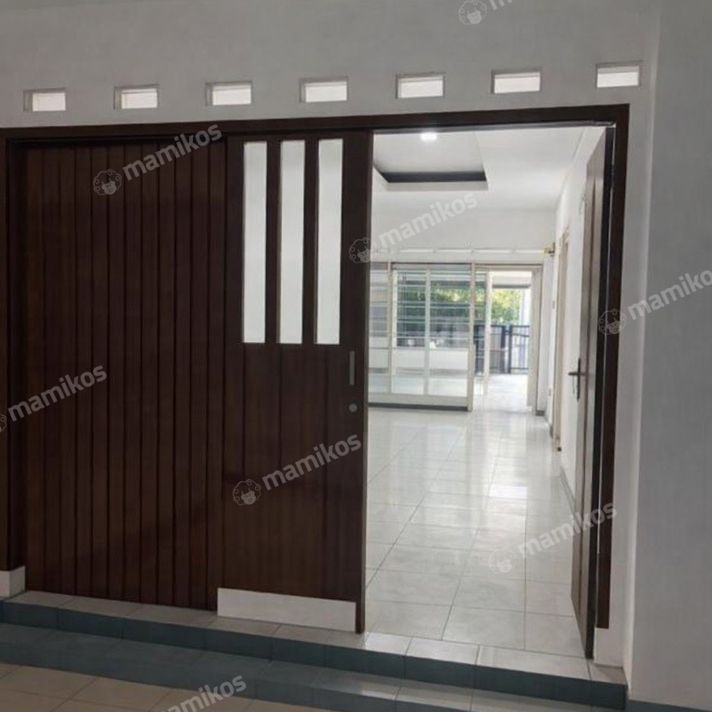 Rumah Sertifikat SHM 9 Kamar Tidur 5 Kamar Mandi Kebayoran Baru Jakarta Selatan - Photo 2