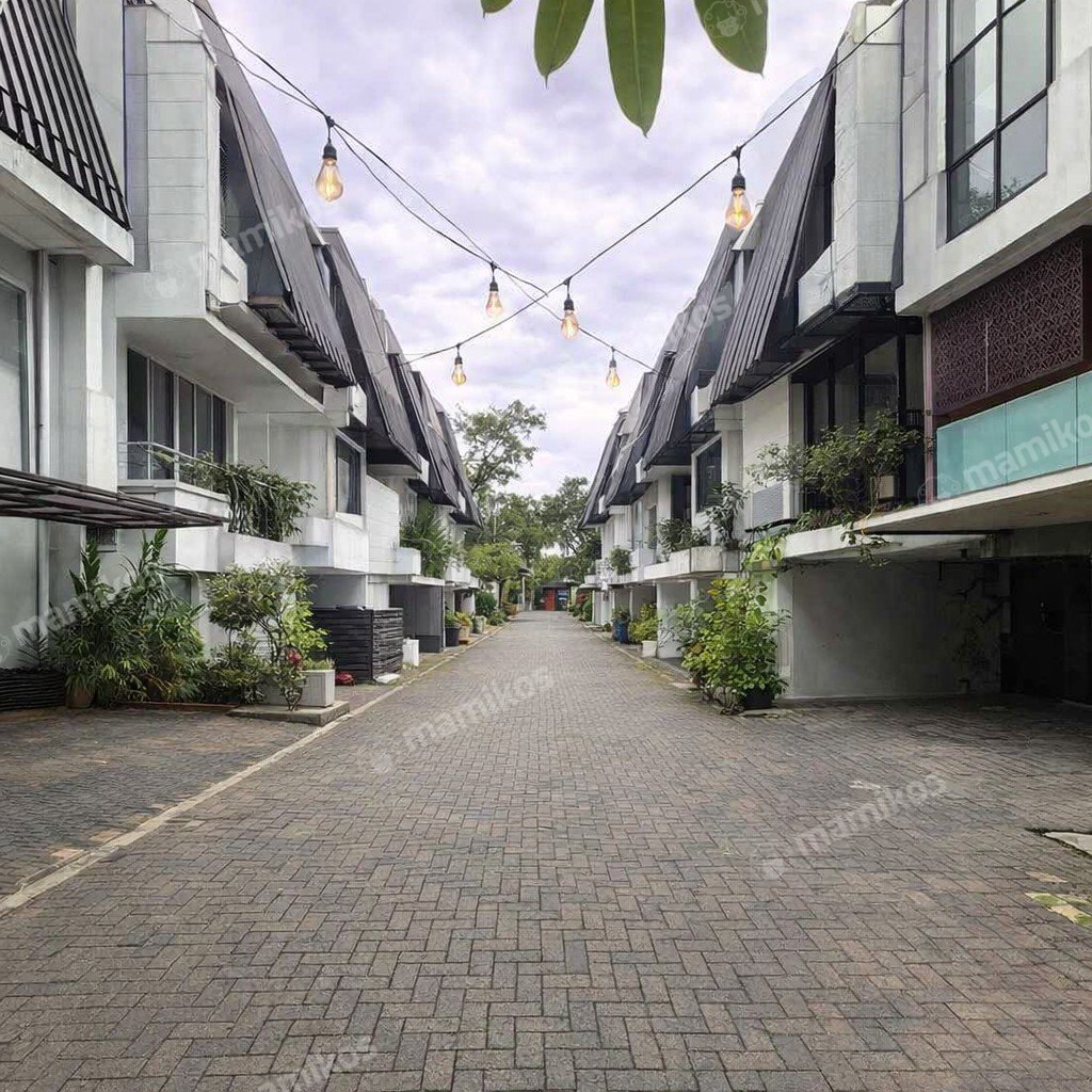 Rumah Sertifikat SHM 6 Kamar Tidur 6 Kamar Mandi Kemang Jakarta Selatan - Photo 3
