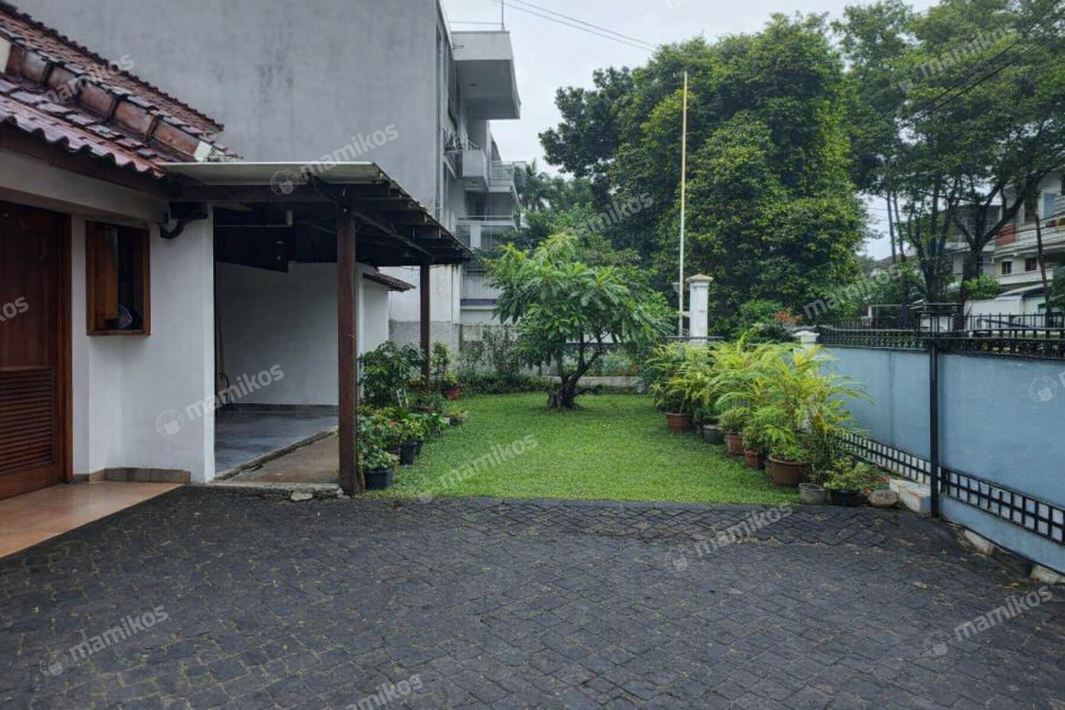 Rumah Sertifikat SHM 6 Kamar Tidur 3 Kamar Mandi Kebayoran Baru Jakarta Selatan