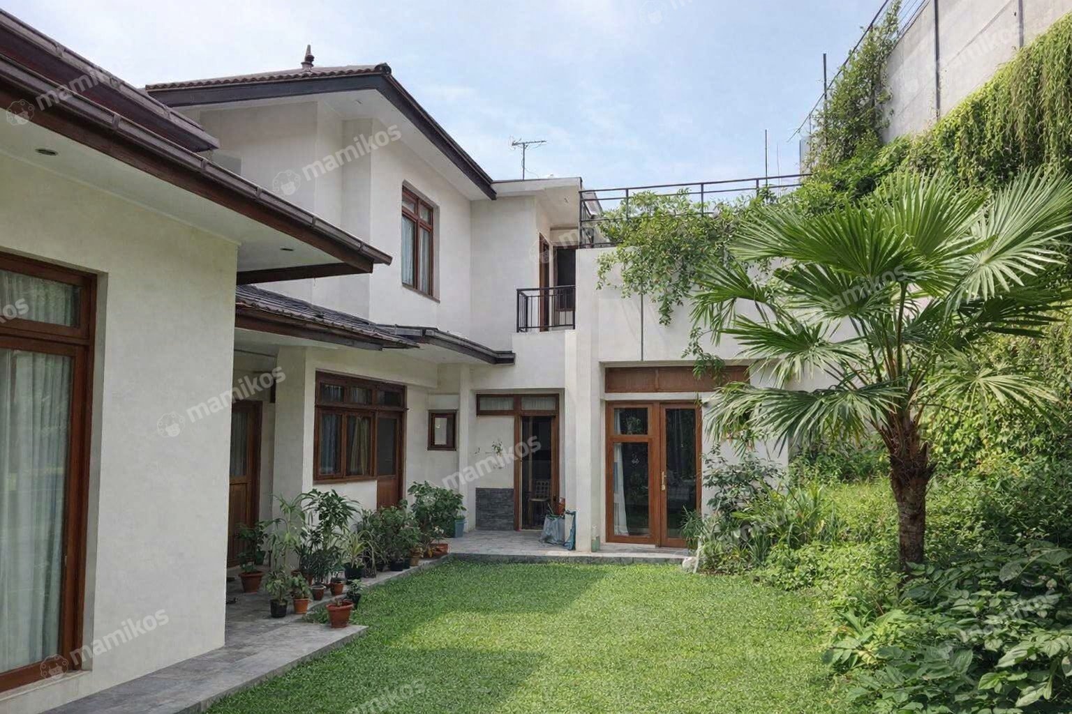 Rumah 4 Kamar Tidur 4 Kamar Mandi 2 Lantai Kemang Jakarta Selatan - Photo 3